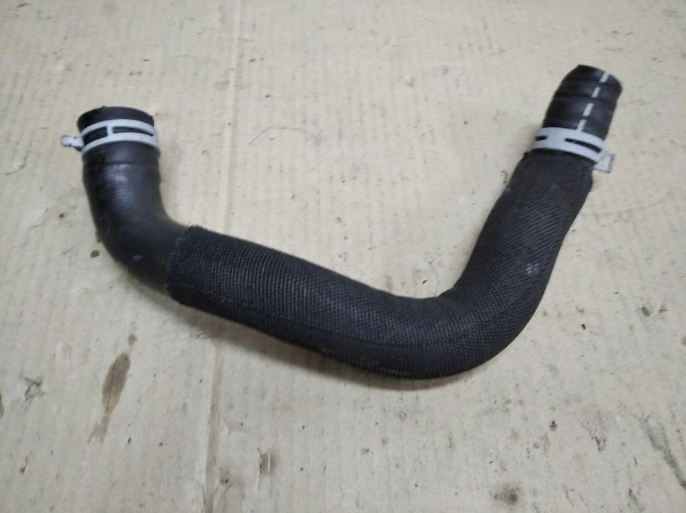 Патрубок ОЖ MERCEDES-BENZ GLA-класс X156 рестайлинг (2017 - 2020) фото 1 — Разборка Мерседес