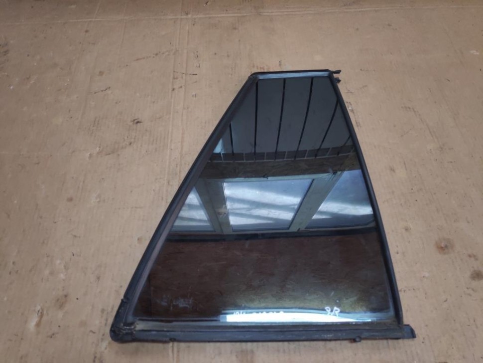 Стекло заднее правое MERCEDES-BENZ E-класс W124/S124/C124/A124 (1984 - 1997) фото 1 — Разборка Мерседес