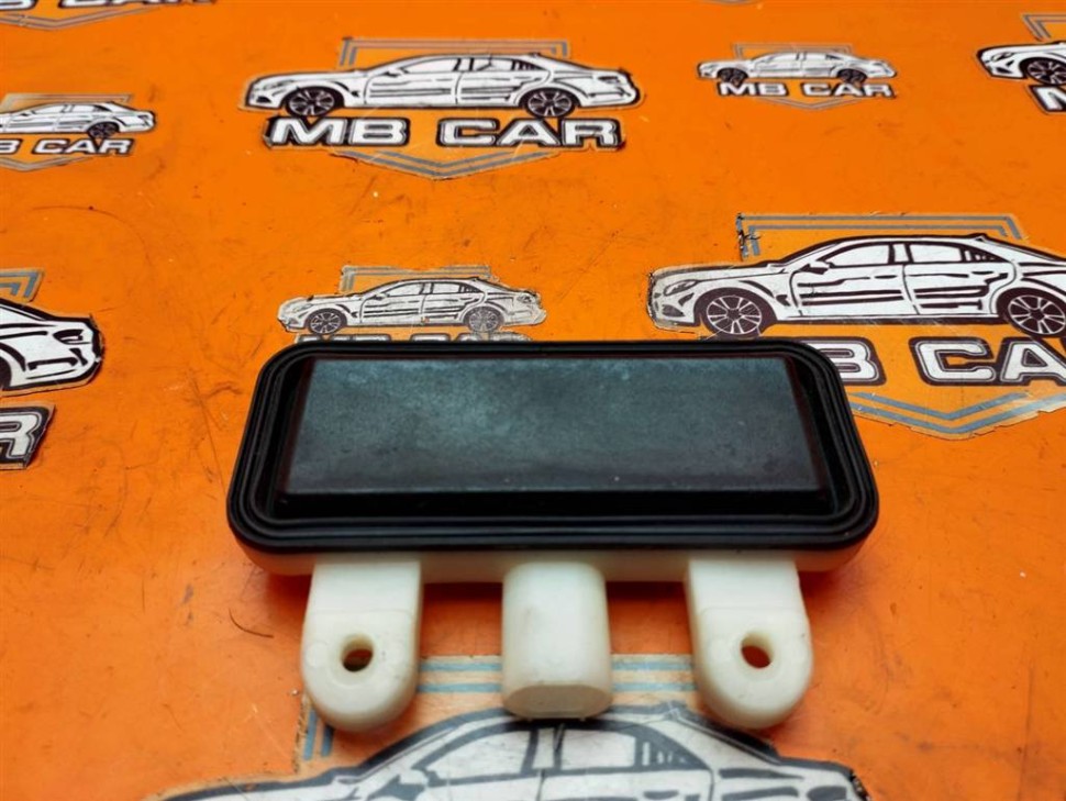 Кнопка закрытия багажника MERCEDES-BENZ E-класс W212/S212/C207/A207 рестайлинг (2013 - 2016) фото 1 — Разборка Мерседес