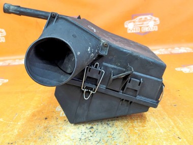 Корпус воздушного фильтра MERCEDES-BENZ E-класс W124/S124/C124/A124 (1984 - 1997) — Разборка Мерседес