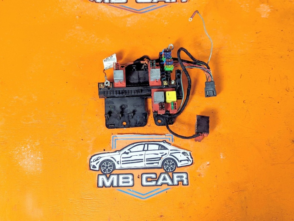 Блок предохранителей MERCEDES-BENZ M-класс W163 (1997 - 2001) фото 1 &mdash; Разборка Мерседес