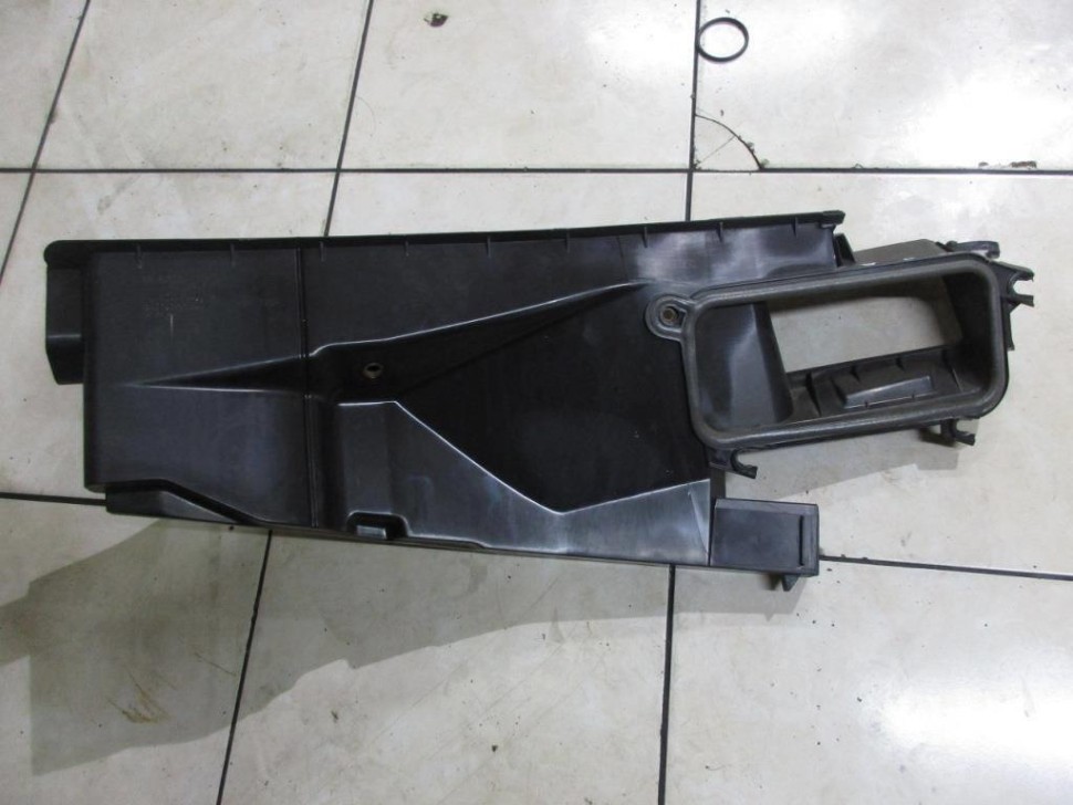 Воздухозаборник MERCEDES-BENZ CLS-класс C218/X218 (2010 - 2014) фото 1 — Разборка Мерседес