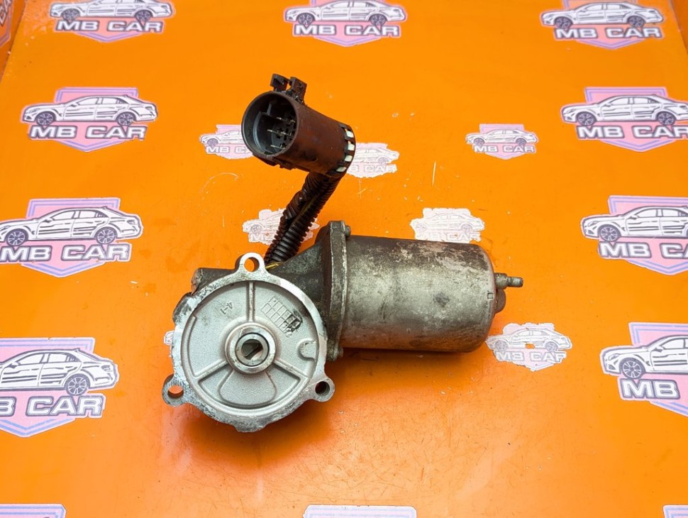 Моторчик раздаточной коробки MERCEDES-BENZ M-класс W163 (1997 - 2001) фото 1 &mdash; Разборка Мерседес