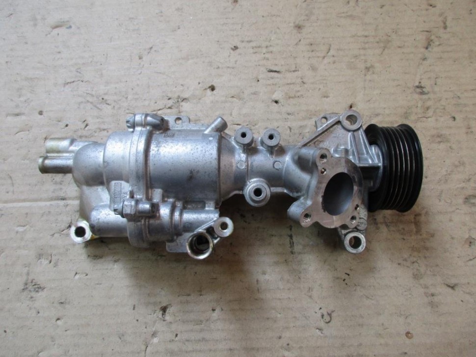 Помпа MERCEDES-BENZ C-класс W205/S205/C205/A205 (2014 - 2018) фото 1 — Разборка Мерседес