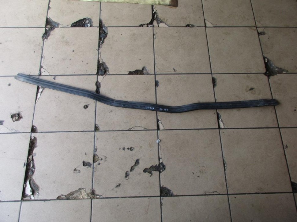 Уплотнитель моторного отсека MERCEDES-BENZ GL-класс X164 (2006 - 2009) фото 1 — Разборка Мерседес