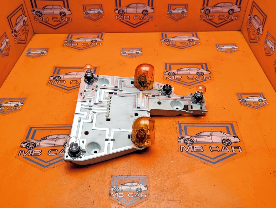 Плата заднего фонаря MERCEDES-BENZ E-класс W211/S211 (2002 - 2006) фото 1 &mdash; Разборка Мерседес