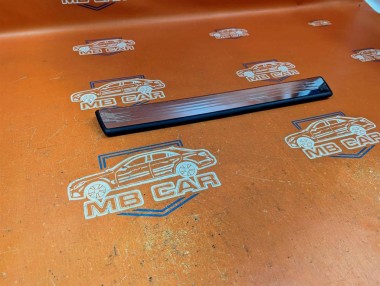 Накладка порога внутренняя MERCEDES-BENZ SL-класс R231 рестайлинг (2016 - 2020) — Разборка Мерседес