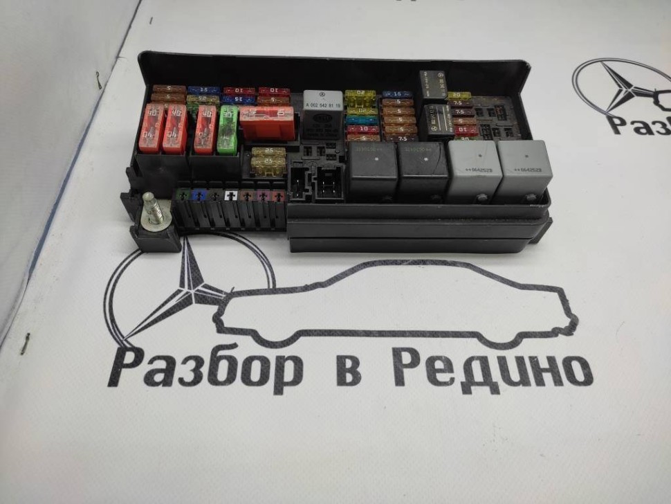 Блок предохранителей MERCEDES-BENZ R-класс W251 (2005 - 2007) фото 1 — Разборка Мерседес
