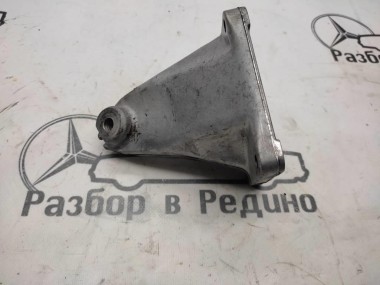 Лапа правая MERCEDES-BENZ E-класс W210/S210 (1995 - 1999) — Разборка Мерседес