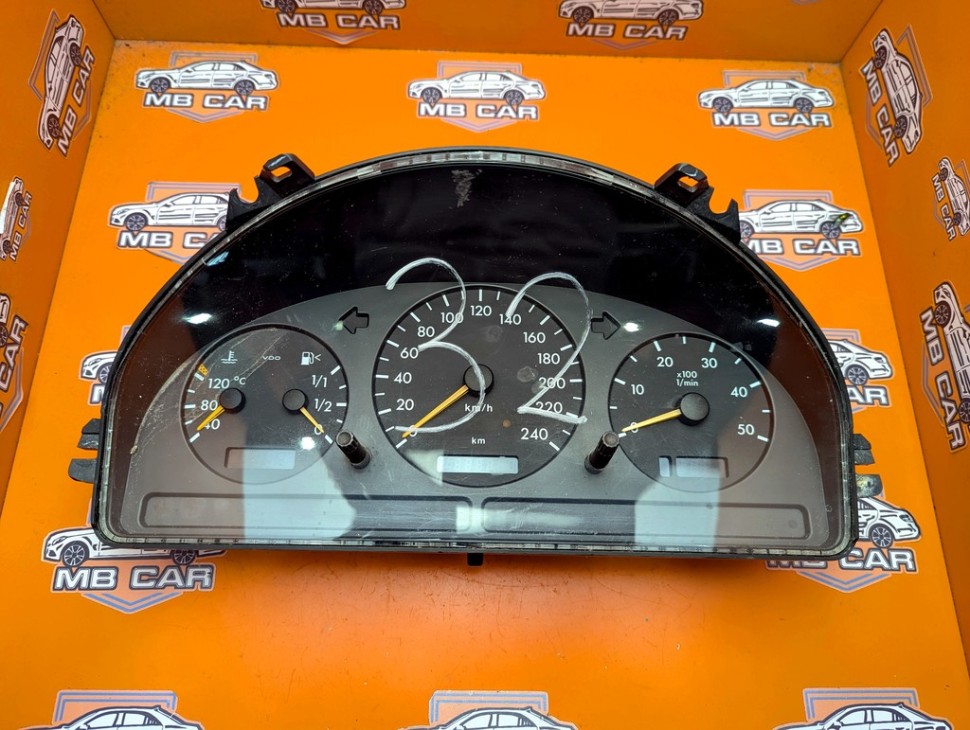 Щиток приборов MERCEDES-BENZ M-класс W163 рестайлинг (2001 - 2005) фото 1 — Разборка Мерседес