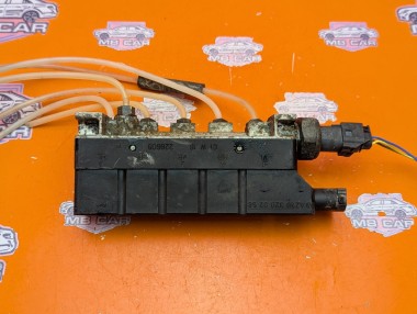 Блок клапанов пневмоподвески MERCEDES-BENZ S-класс W220 (1998 - 2005) &mdash; Разборка Мерседес