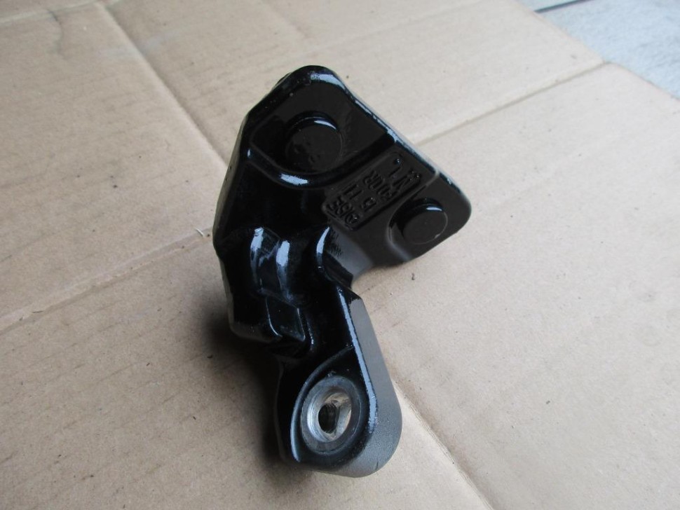 Петля двери MERCEDES-BENZ C-класс W205/S205/C205/A205 (2014 - 2018) фото 1 — Разборка Мерседес