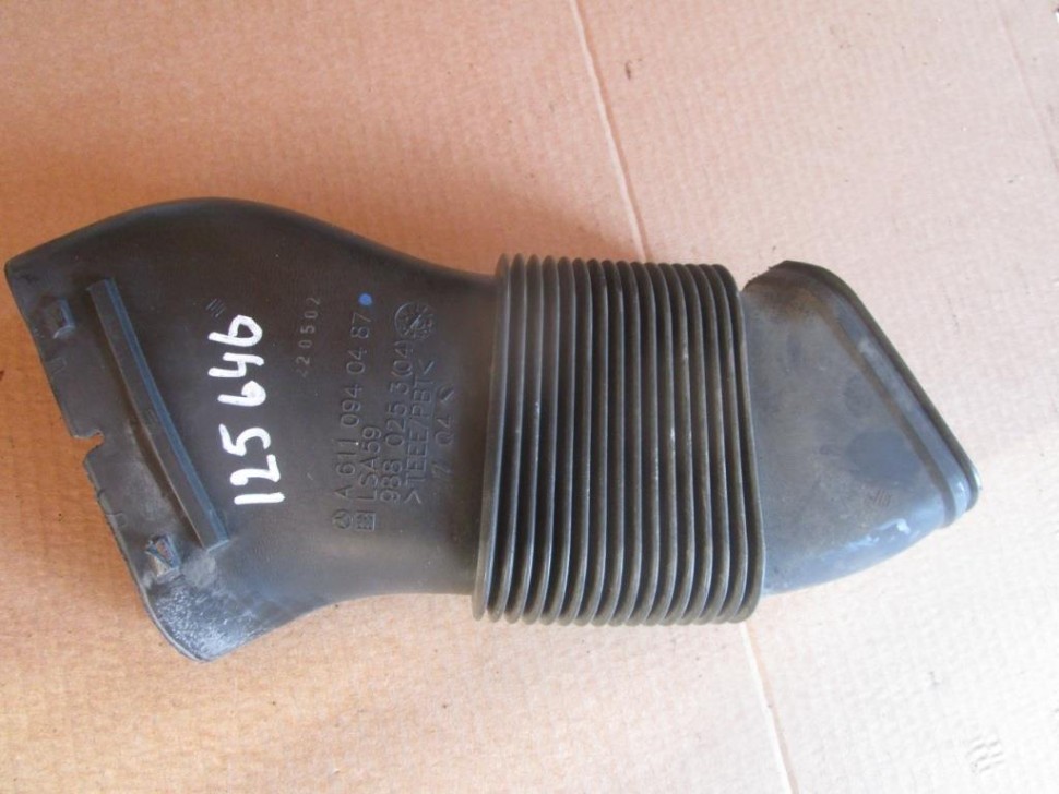 Патрубок воздушный MERCEDES-BENZ E-класс W211/S211 (2002 - 2006) фото 1 — Разборка Мерседес