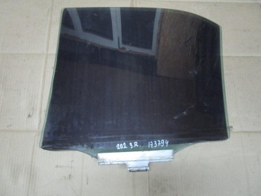 Стекло заднее правое MERCEDES-BENZ C-класс W202/S202 (1993 - 1997) — Разборка Мерседес
