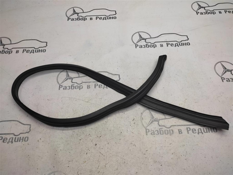 Уплотнитель капота MERCEDES-BENZ CLK-класс C208/A208 рестайлинг (1999 - 2003) фото 1 — Разборка Мерседес