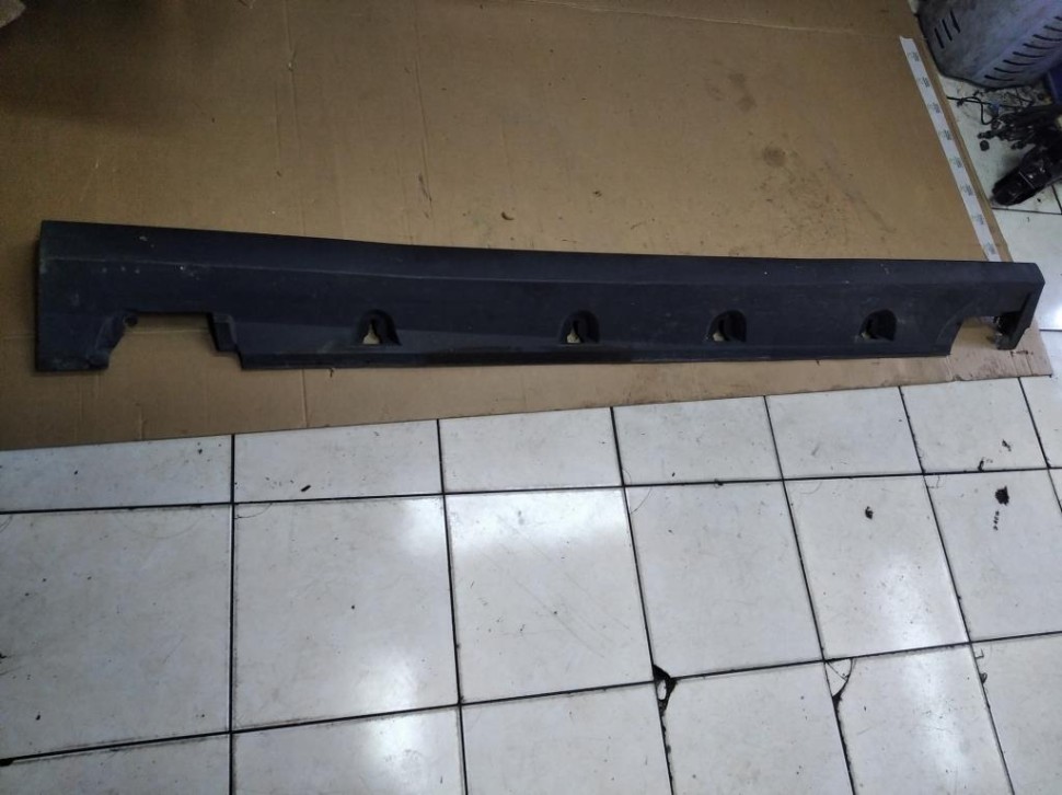 Порог пластиковый правый MERCEDES-BENZ GLE-класс Coupe C292 (2015 - 2019) фото 1 — Разборка Мерседес