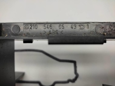 Кронштейн блока предохранителей MERCEDES-BENZ E-класс W210/S210 рестайлинг (1999 - 2003) — Разборка Мерседес