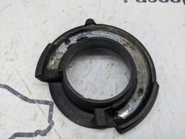 Опора задней пружины MERCEDES-BENZ C-класс W205/S205/C205/A205 (2014 - 2018) — Разборка Мерседес