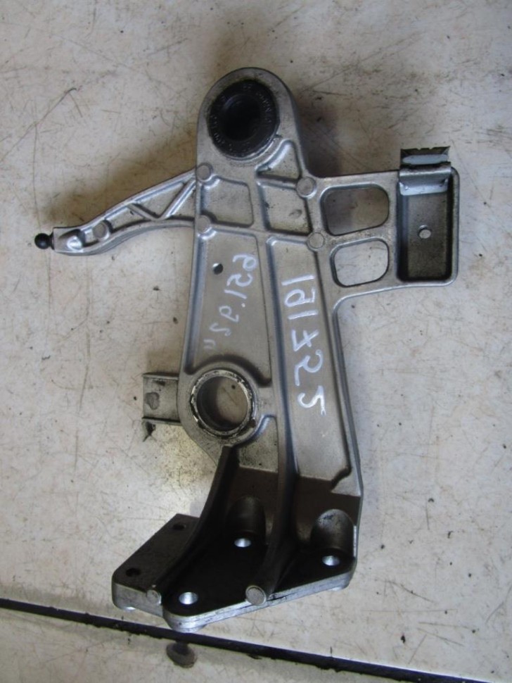 Кронштейн MERCEDES-BENZ E-класс W212/S212/C207/A207 (2009 - 2013) фото 1 — Разборка Мерседес