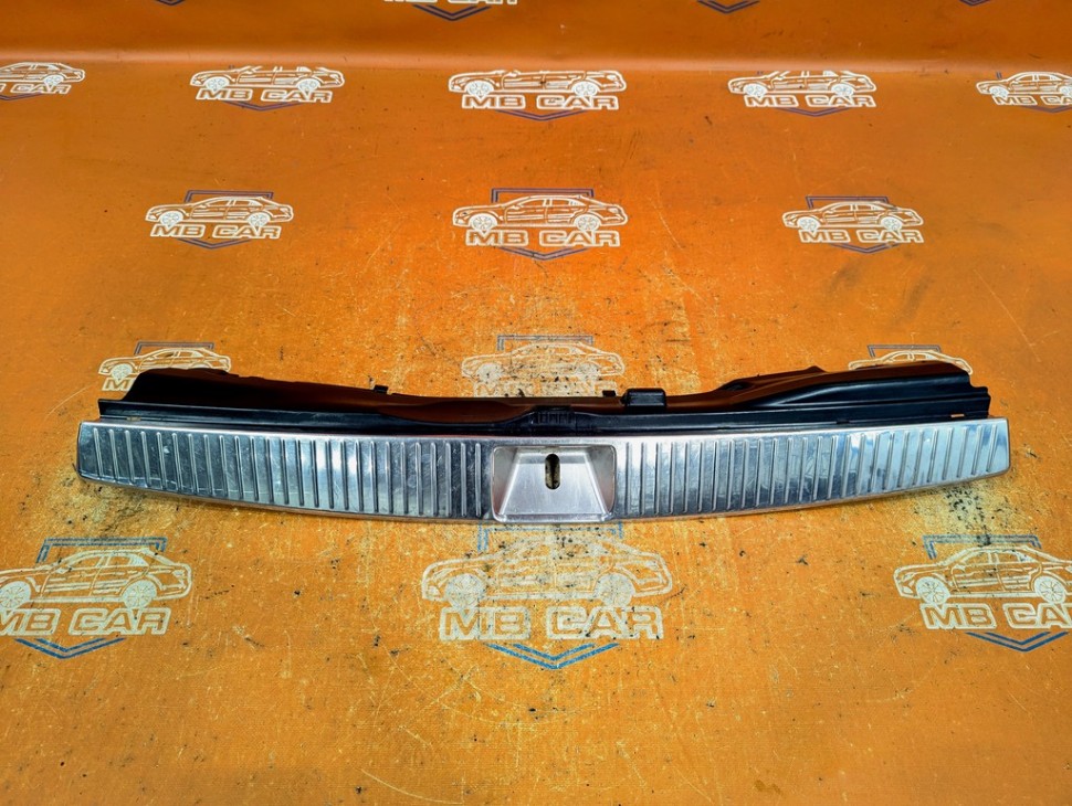 Накладка замка багажника MERCEDES-BENZ C-класс W204/S204 (2006 - 2011) фото 1 — Разборка Мерседес