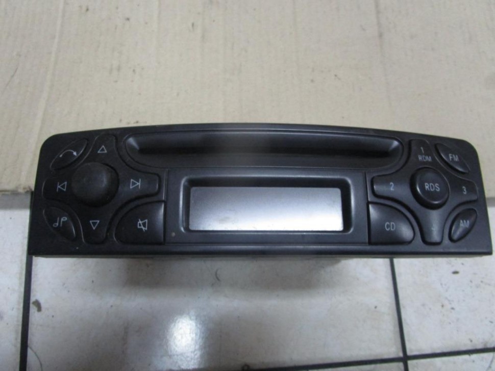 Магнитола MERCEDES-BENZ C-класс W203/S203/CL203 (2000 - 2004) фото 1 — Разборка Мерседес