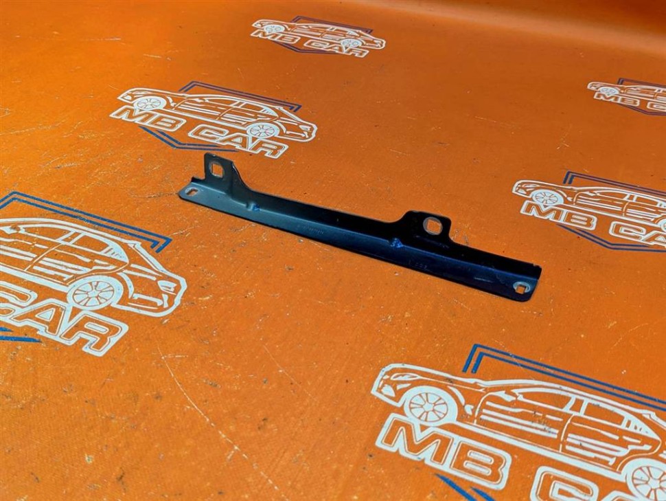 Кронштейн крепления крыла MERCEDES-BENZ SL-класс R231 рестайлинг (2016 - 2020) фото 1 — Разборка Мерседес