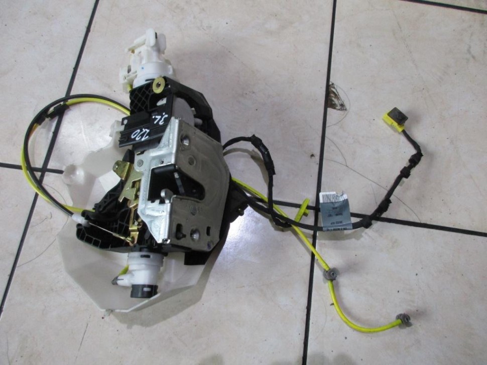 Замок двери задней левой MERCEDES-BENZ S-класс W220 рестайлинг (2002 - 2005) фото 1 — Разборка Мерседес