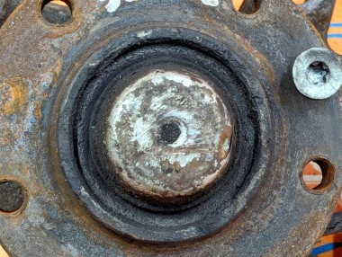 Кулак поворотный передний левый MERCEDES-BENZ Sprinter W901-905 (1995 - 2006) — Разборка Мерседес