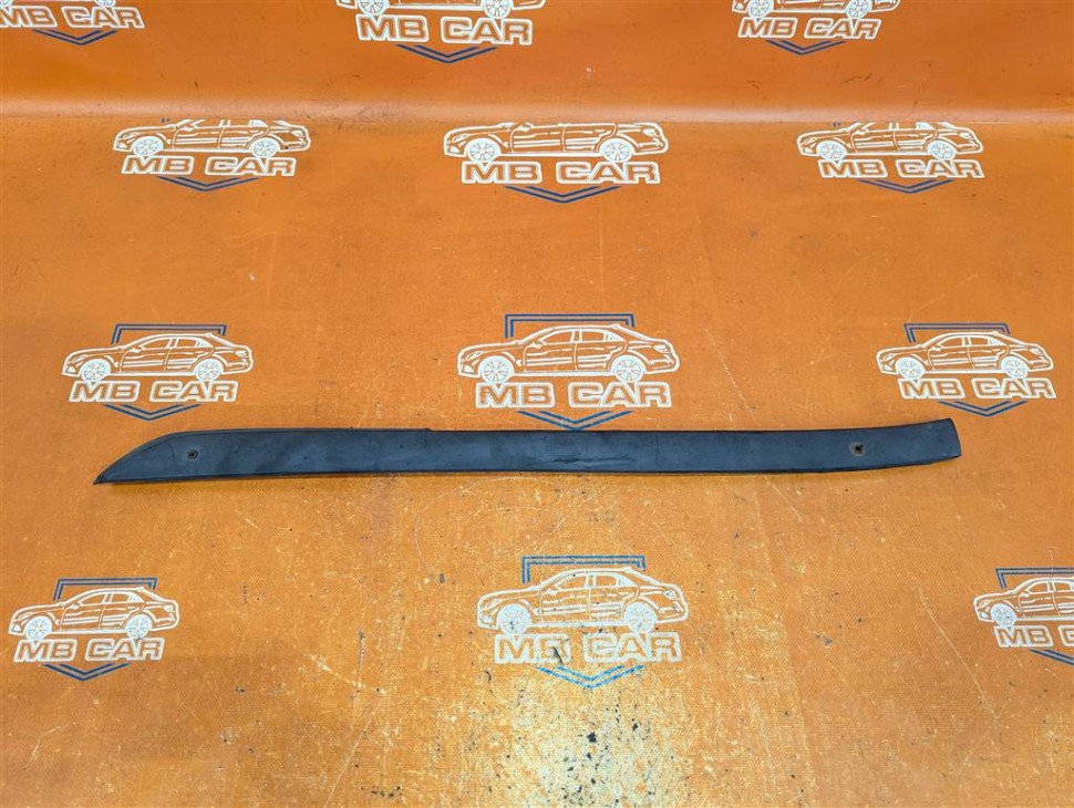 Молдинг лобового стекла MERCEDES-BENZ Vito W638 (1996 - 2003) фото 1 — Разборка Мерседес