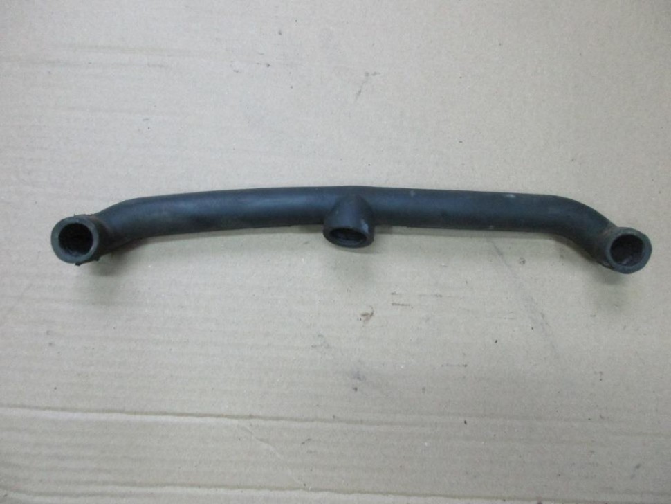 Трубка вентиляции картерных газов MERCEDES-BENZ E-класс W210/S210 рестайлинг (1999 - 2003) фото 1 — Разборка Мерседес