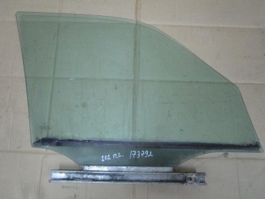 Стекло переднее левое MERCEDES-BENZ C-класс W202/S202 (1993 - 1997) — Разборка Мерседес