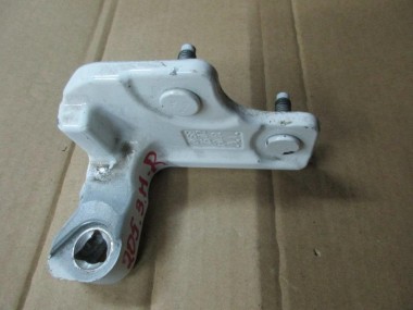 Петля двери MERCEDES-BENZ C-класс W205/S205/C205/A205 (2014 - 2018) — Разборка Мерседес