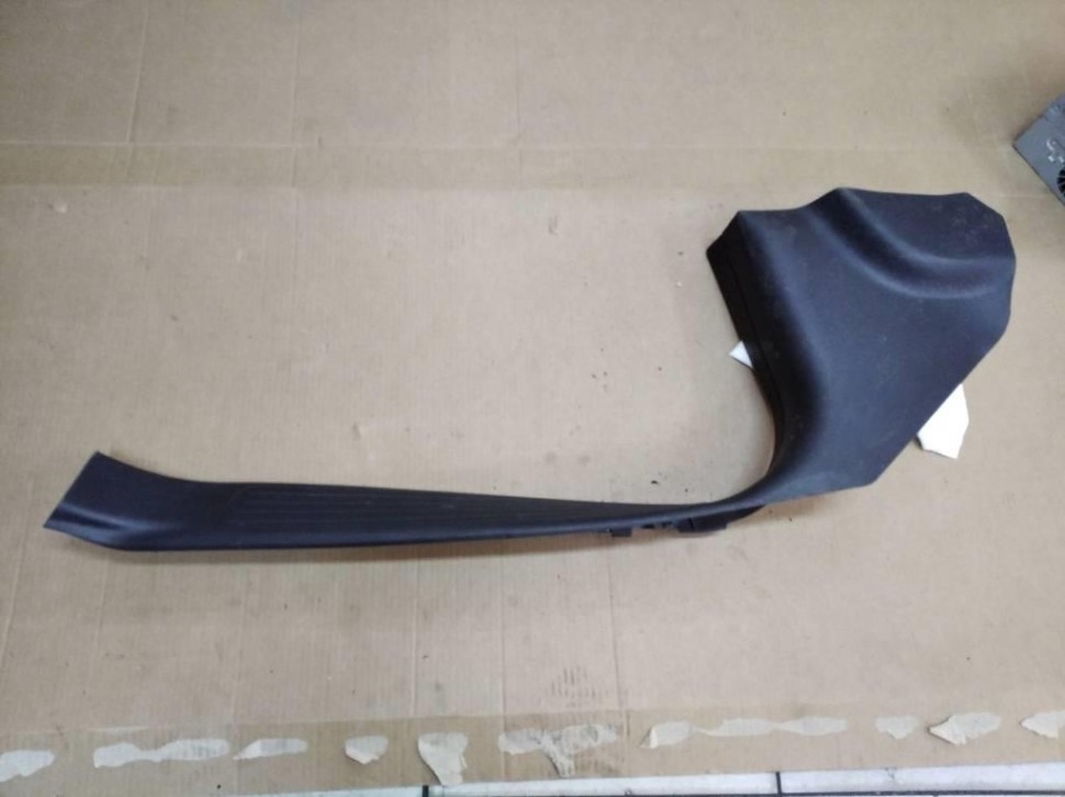 Накладка порога внутренняя MERCEDES-BENZ GLE-класс AMG W166 (2015 - 2019) фото 1 — Разборка Мерседес