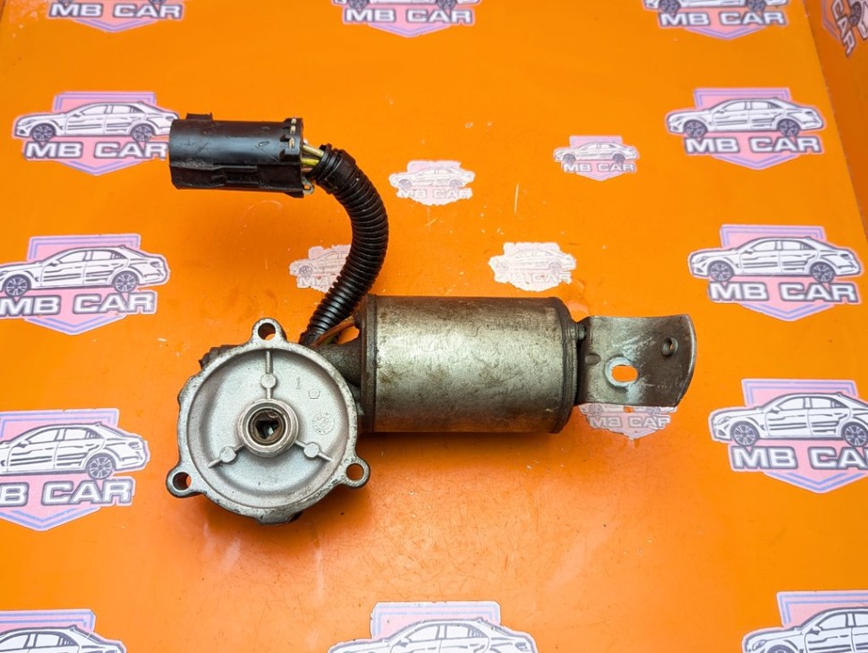 Моторчик раздаточной коробки MERCEDES-BENZ M-класс W163 (1997 - 2001) фото 1 &mdash; Разборка Мерседес