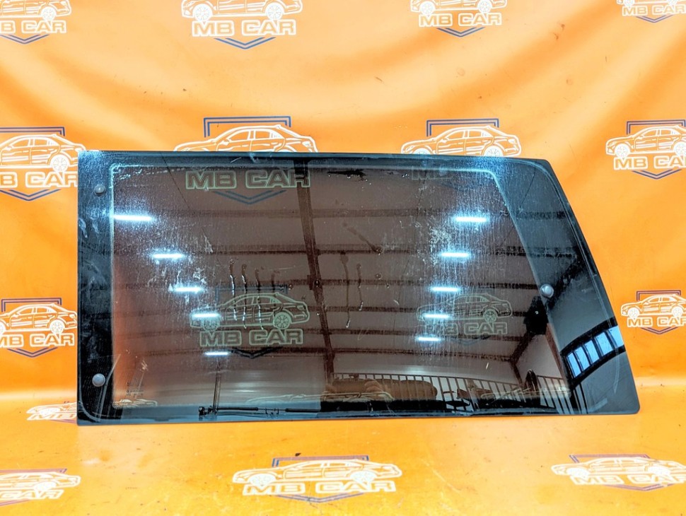 Стекло боковое MERCEDES-BENZ Vito W638 (1996 - 2003) фото 1 — Разборка Мерседес