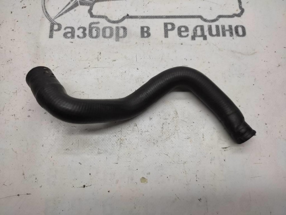 Патрубок ОЖ MERCEDES-BENZ CLA-класс C117/X117 (2013 - 2016) фото 1 — Разборка Мерседес