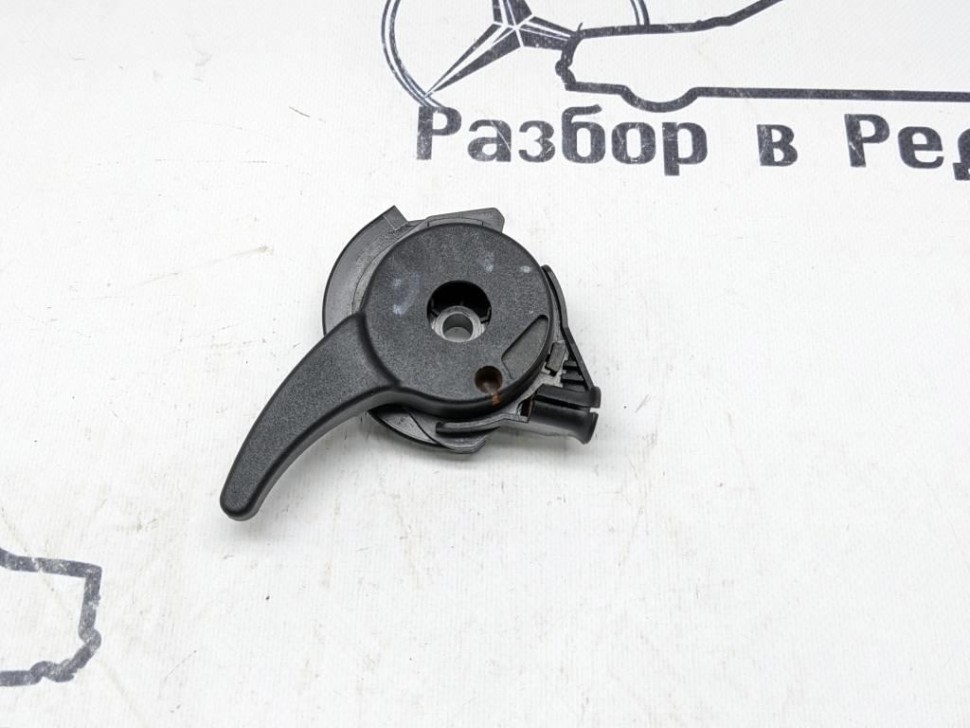 Ручка открытия капота MERCEDES-BENZ S-класс W220 (1998 - 2005) фото 1 — Разборка Мерседес