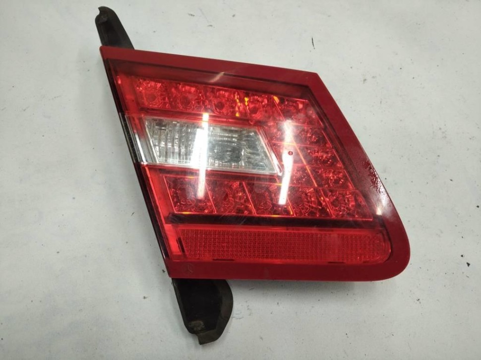 Фонарь крышки багажника MERCEDES-BENZ E-класс W212/S212/C207/A207 (2009 - 2013) фото 1 — Разборка Мерседес
