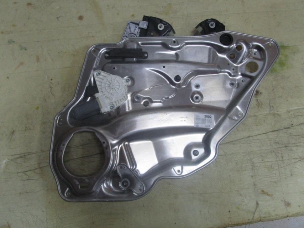 Стеклоподъемник задний правый MERCEDES-BENZ CLS-класс C218/X218 рестайлинг (2014 - 2017) фото 1 — Разборка Мерседес