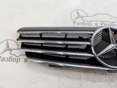 Решетка радиатора MERCEDES-BENZ CLK-класс C209/A209 (2002 - 2005) — Разборка Мерседес