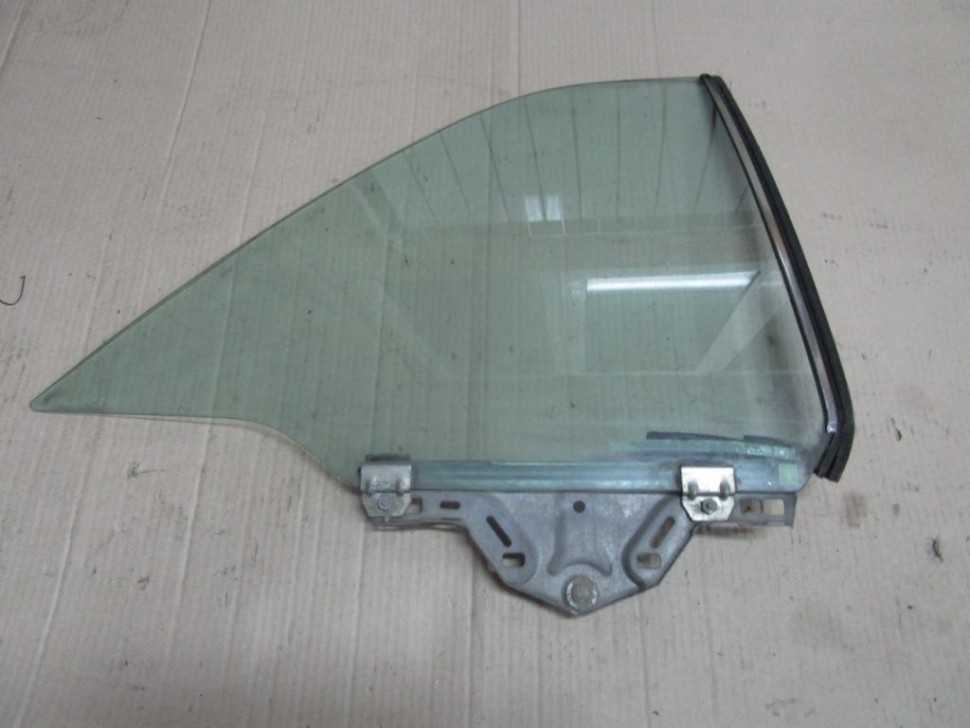 Стекло заднее правое MERCEDES-BENZ W124 W124/S124/C124/A124 (1984 - 1993) фото 1 — Разборка Мерседес