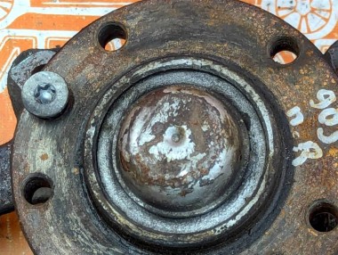 Кулак поворотный передний правый MERCEDES-BENZ Sprinter W901-905 (1995 - 2006) — Разборка Мерседес