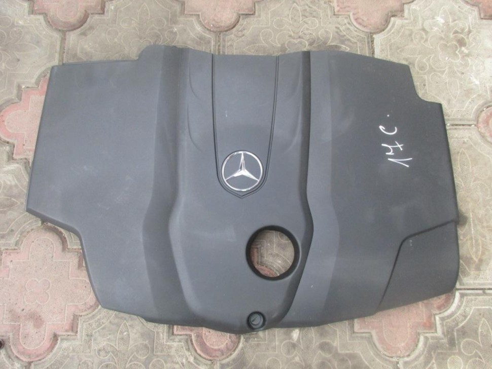 Крышка двигателя декоративная MERCEDES-BENZ C-класс W205/S205/C205/A205 (2014 - 2018) фото 1 — Разборка Мерседес