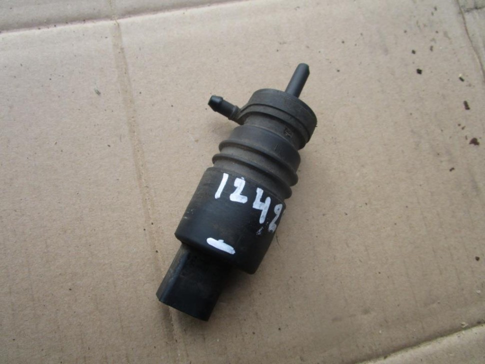 Насос омывателей MERCEDES-BENZ C-класс W203/S203/CL203 (2000 - 2004) фото 1 — Разборка Мерседес