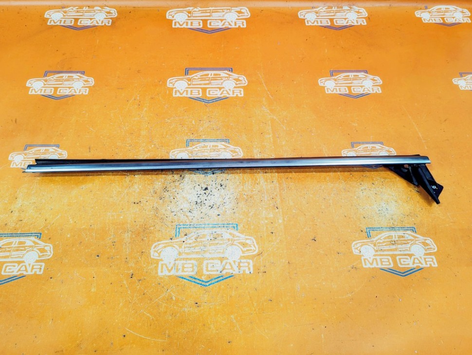 Молдинг стекла двери MERCEDES-BENZ CLK-класс C209/A209 (2002 - 2005) фото 1 — Разборка Мерседес