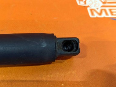 Амортизатор крышки багажника MERCEDES-BENZ GLE-класс Coupe C292 (2015 - 2019) — Разборка Мерседес