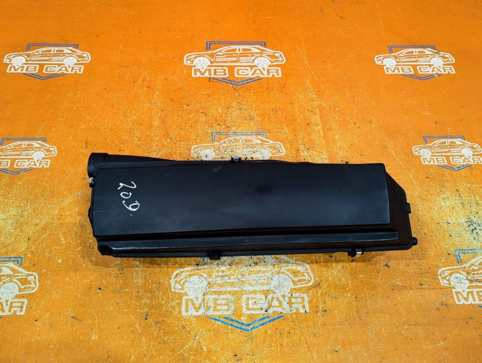 Корпус воздушного фильтра MERCEDES-BENZ E-класс W211/S211 (2002 - 2006) фото 1 — Разборка Мерседес