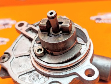 Насос вакуумный MERCEDES-BENZ E-класс W210/S210 рестайлинг (1999 - 2003) — Разборка Мерседес