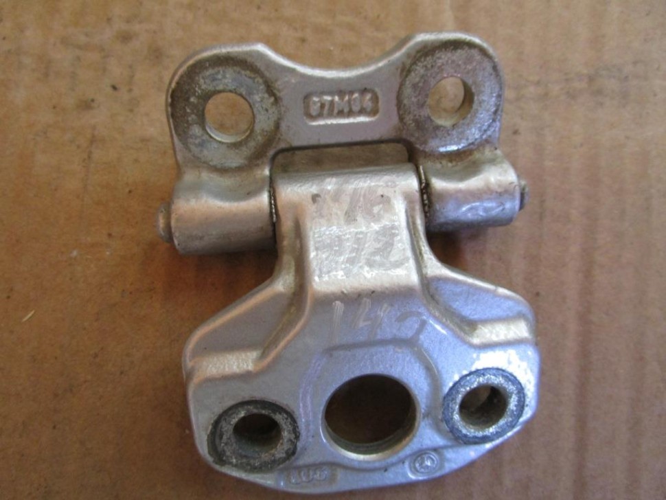 Петля двери MERCEDES-BENZ S-класс W140 (1991 - 1998) фото 1 — Разборка Мерседес