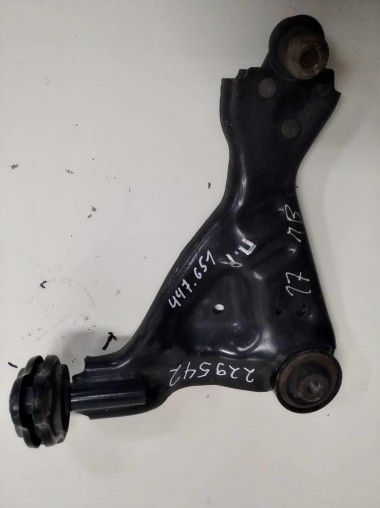 Рычаг передний нижний правый MERCEDES-BENZ V-класс W447 (2014 - 2025) — Разборка Мерседес